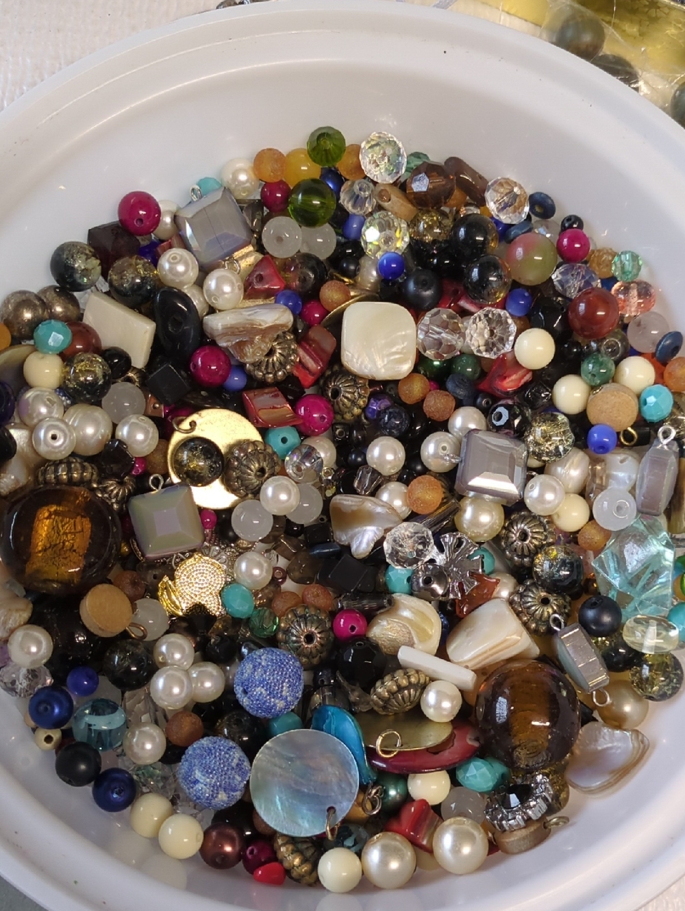 🎂Q3 Assorted Multicolor Beads - Various Materials 375g